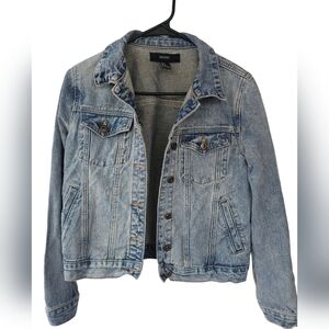 Forever 21 Denim Jacket with Button Closure Sz SM Like New